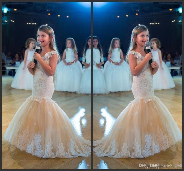 2019 новый симпатичный русалка девушки pageant платья кружева аппликация без рукавов дешевые платья для девочек-цветочков дети органзы v шеи, White;red
2019 новый симпатичный русалка девушки pageant платья кружева аппликация без рукавов дешевые платья для девочек-цветочков дети органзы v шеи, White;red