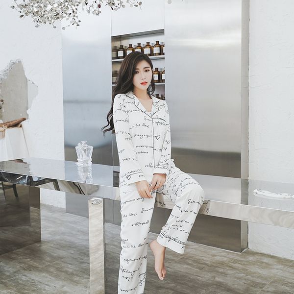 2019 new printed silk-like pajamas for women long sleeve womens two piece lingerie letter white 2 piece women wear pj set, Black;red
2019 new printed silk-like pajamas for women long sleeve womens two piece lingerie letter white 2 piece women wear pj set, Black;red