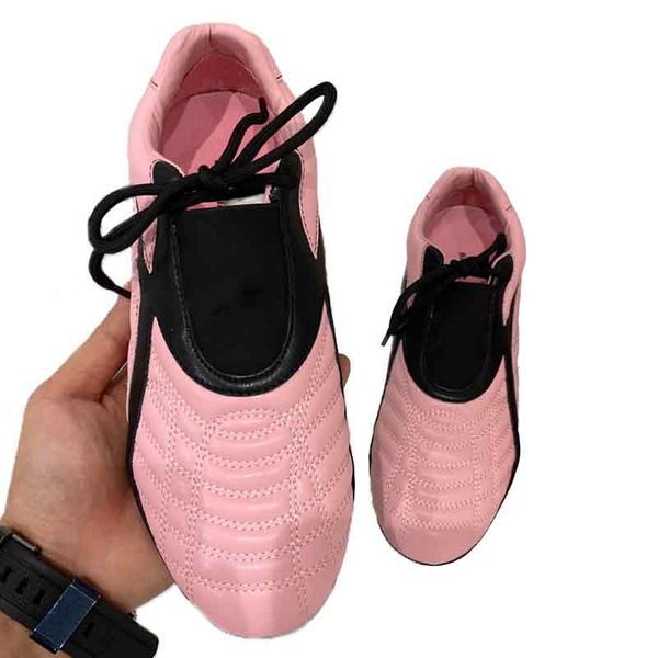 высокое качество тхэквондо обувь профессиональные соревнования спортивная обувь плюс размер обувь дышащая носимая обучение боевым искусствам
высокое качество тхэквондо обувь профессиональные соревнования спортивная обувь плюс размер обувь дышащая носимая обучение боевым искусствам