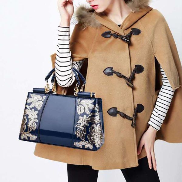 handbag for women patent leather shiny fashion luxury design atmospheric handbag large capacity women's shoulder messenger bag
handbag for women patent leather shiny fashion luxury design atmospheric handbag large capacity women's shoulder messenger bag