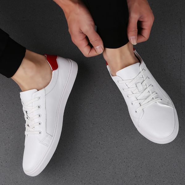 2020 men casual shoes classic fashion male lace up flats black white comfortable student sneakers size 37-45 footwear dropship * 
2020 men casual shoes classic fashion male lace up flats black white comfortable student sneakers size 37-45 footwear dropship *