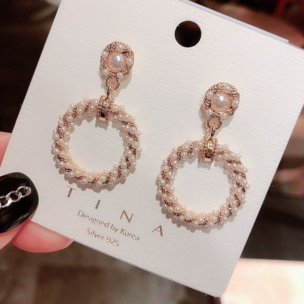 серебряная игла pearl круг серьги корейский темперамент-style премиум sense ниша серег супер фея чистая красный простые серьги женщин, Golden
серебряная игла pearl круг серьги корейский темперамент-style премиум sense ниша серег супер фея чистая красный простые серьги женщин, Golden