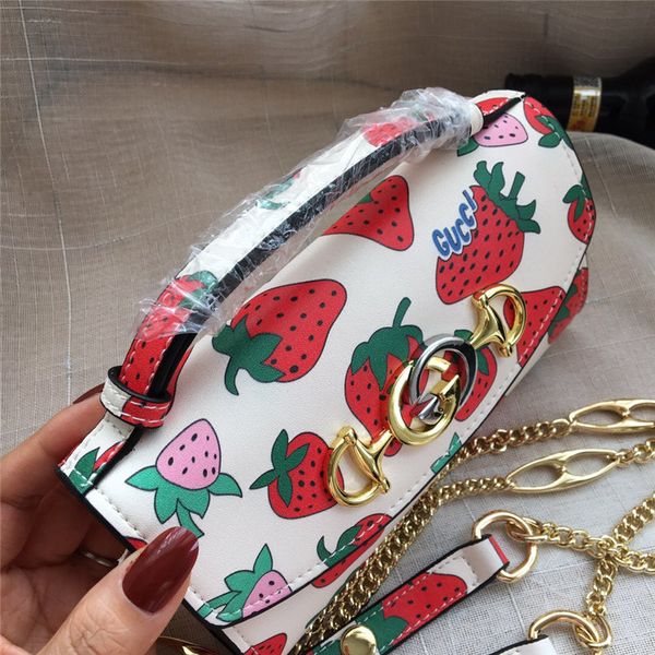 бренд моды роскошный дизайнер crossbody женщины сумки сумка с первым слоем кожи формы сердца логотип оборудования
бренд моды роскошный дизайнер crossbody женщины сумки сумка с первым слоем кожи формы сердца логотип оборудования