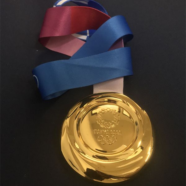 1 pcs the 2020 tokyo olympic games sport championship award olympic gold medal 85 mm player badge with ribbon
1 pcs the 2020 tokyo olympic games sport championship award olympic gold medal 85 mm player badge with ribbon