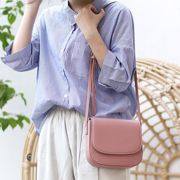 2020 korean new ladies saddle bag simple retro square shoulder bag fashion mini casual solid color messenger women
2020 korean new ladies saddle bag simple retro square shoulder bag fashion mini casual solid color messenger women
