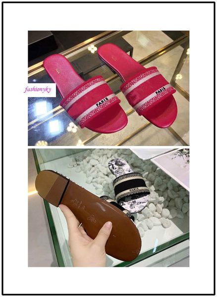 high-quality new dazzle flowers women sandals designer flat slippers embroidery slipper floral brocade slipper flip flops striped, Black
high-quality new dazzle flowers women sandals designer flat slippers embroidery slipper floral brocade slipper flip flops striped, Black