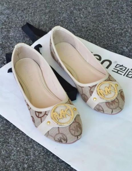 Free shipping European style new women's casual flat shoes with fashionable monogram decoration high quality low price big size
Free shipping European style new women's casual flat shoes with fashionable monogram decoration high quality low price big size