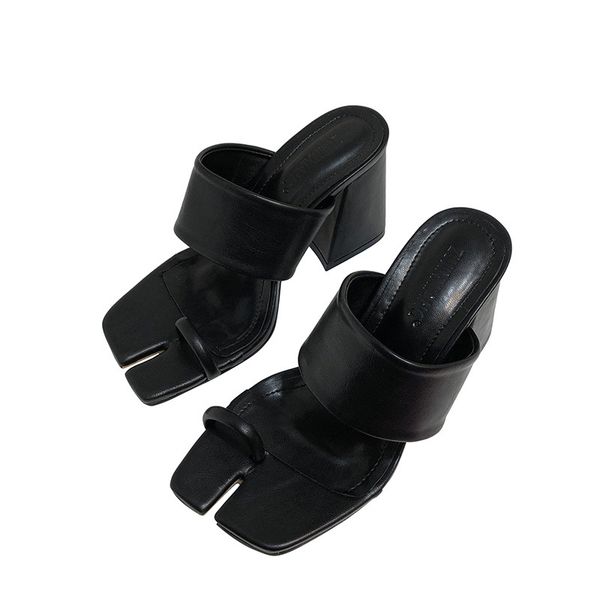 2020 summer women black white high heels slides mules square toe split toe slippers narrow band flip flops shoes
2020 summer women black white high heels slides mules square toe split toe slippers narrow band flip flops shoes