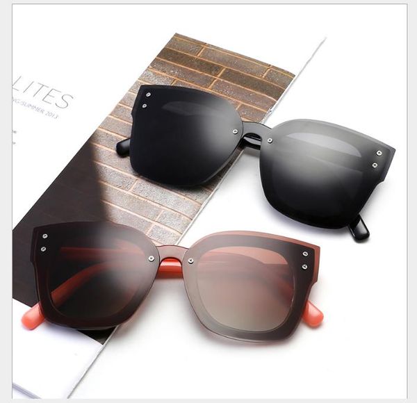 нова коѬейка веѬи олнезаин оков fashion polarized sunglasses дл мђжин и женин, White;black
нова коѬейка веѬи олнезаин оков fashion polarized sunglasses дл мђжин и женин, White;black
