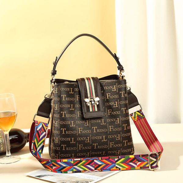 luxury bag woman package 2020 joker bees broadband bucket package summer single shoulder oblique satchel tide handbags temperament goddess
luxury bag woman package 2020 joker bees broadband bucket package summer single shoulder oblique satchel tide handbags temperament goddess