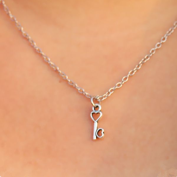 n2055 retro small key pendant necklaces bijoux collares for women vintage hollow heart necklace collier 2018 wholesale, Silver
n2055 retro small key pendant necklaces bijoux collares for women vintage hollow heart necklace collier 2018 wholesale, Silver