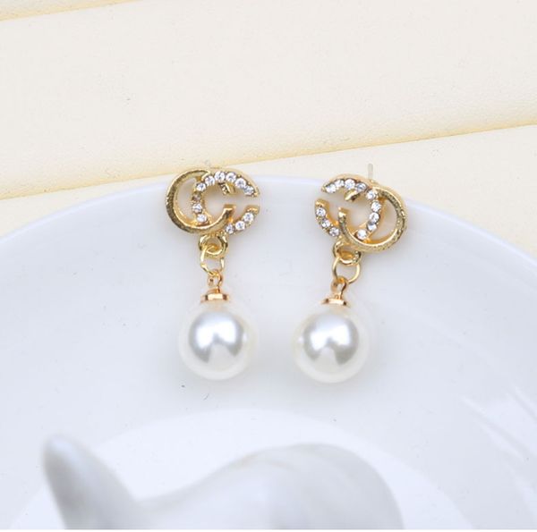 2020 selling luxury designer jewelry ladies personality earrings letter earrings high-end temperament simple compact fashion, Golden;silver
2020 selling luxury designer jewelry ladies personality earrings letter earrings high-end temperament simple compact fashion, Golden;silver