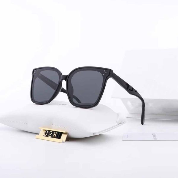 2020 designers sunglasses luxury sunglasses brand glasses for men woman fashion glasses driving new 028
2020 designers sunglasses luxury sunglasses brand glasses for men woman fashion glasses driving new 028