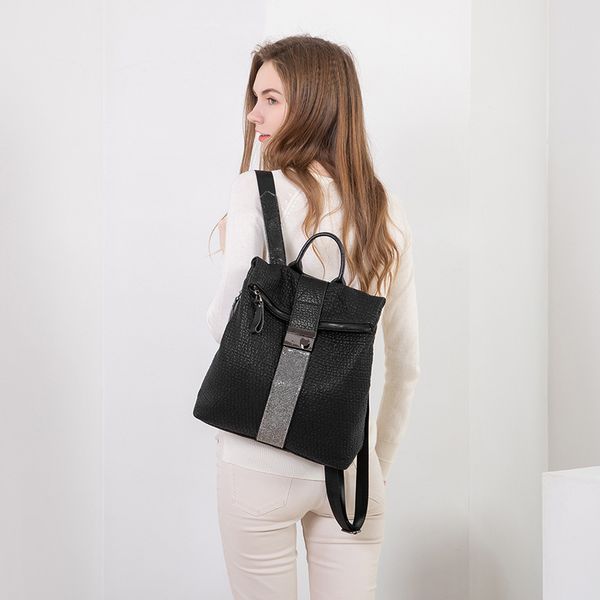 2019 europe and america new style backpack women's fashion soft leather backpack lock casual versatile large capacity school bag
2019 europe and america new style backpack women's fashion soft leather backpack lock casual versatile large capacity school bag