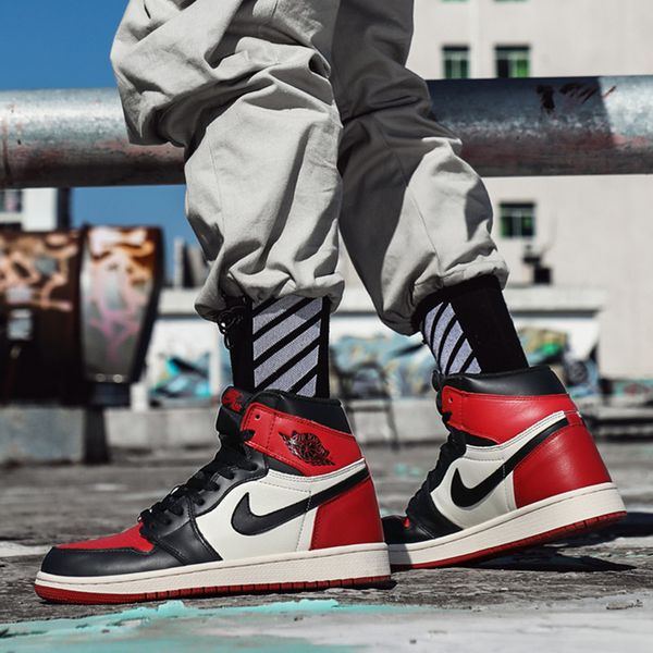 1 cair 1 jordan 1 cla ic court purple pine green mid og men women ba ketball hoe 1 banned bred chicago retro royal port neaker 99
1 cair 1 jordan 1 cla ic court purple pine green mid og men women ba ketball hoe 1 banned bred chicago retro royal port neaker 99