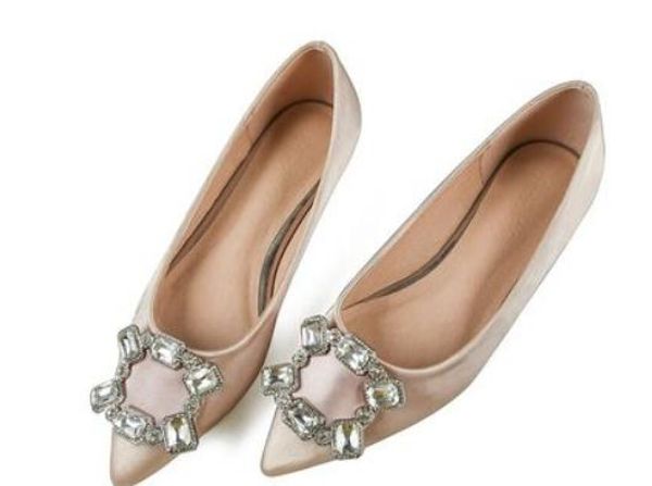 2019 women's shoes in spring and autumn with new style flat bottom pointed end silk and satin water drill @142, Black
2019 women's shoes in spring and autumn with new style flat bottom pointed end silk and satin water drill @142, Black