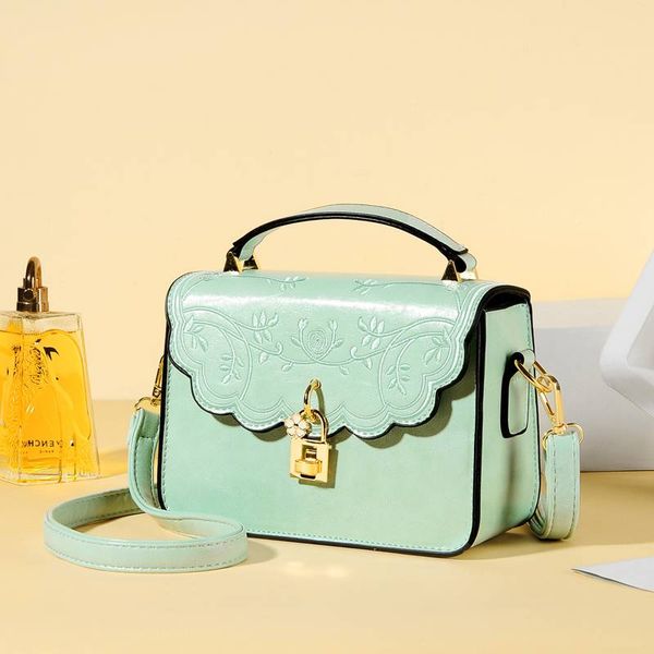 2020 new women's bag fashion wild korean version of the shoulder bag ins net red mini ladies shoulder diagonal portable small square ba
2020 new women's bag fashion wild korean version of the shoulder bag ins net red mini ladies shoulder diagonal portable small square ba