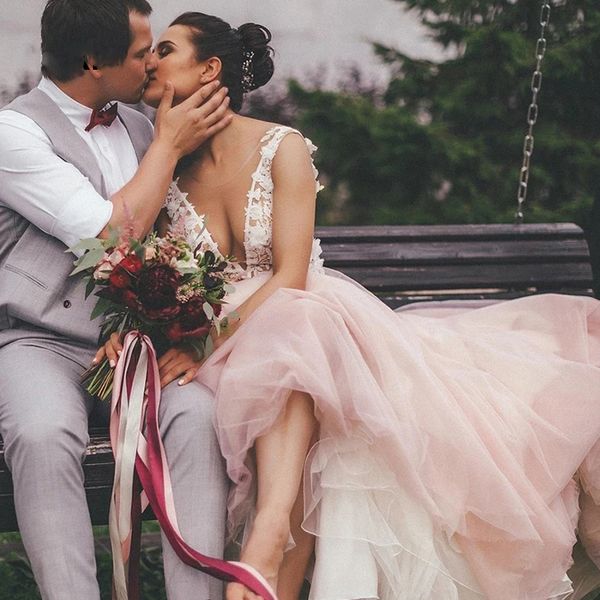 romantic pink wedding dress lace appliqued with illusion bodice bride gown v neck backless beach boho plus size outdoor bridal gowns, White
romantic pink wedding dress lace appliqued with illusion bodice bride gown v neck backless beach boho plus size outdoor bridal gowns, White