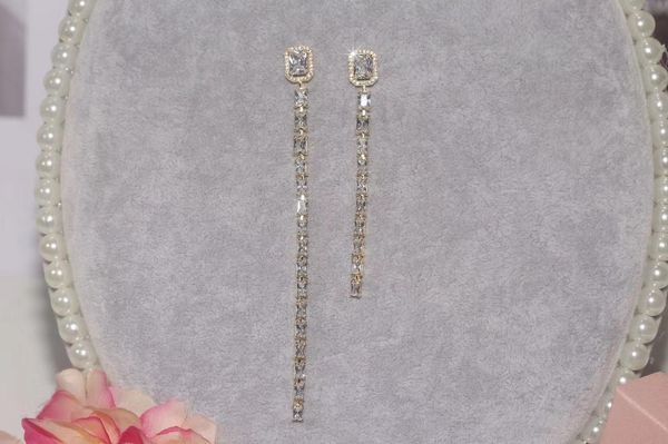 fashion-jewelry brand 925 sterling silver luxury shine long tassels cz zircon wedding drop earring for women fine jewelry
fashion-jewelry brand 925 sterling silver luxury shine long tassels cz zircon wedding drop earring for women fine jewelry