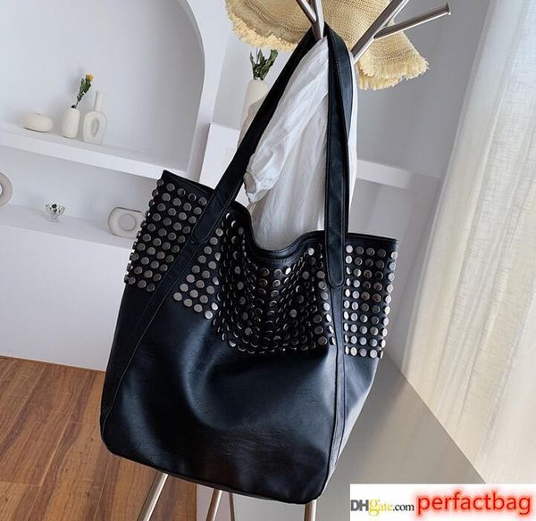 designer women oversize handbag luxury rivet casual tote bag pu lady large capacity shoulder bags travel handbag/3
designer women oversize handbag luxury rivet casual tote bag pu lady large capacity shoulder bags travel handbag/3