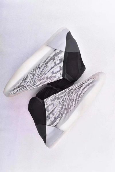 2020 men's and women's classic mid outdoor shoes are fashionable and wear-resistant in the dark, size 36-43
2020 men's and women's classic mid outdoor shoes are fashionable and wear-resistant in the dark, size 36-43