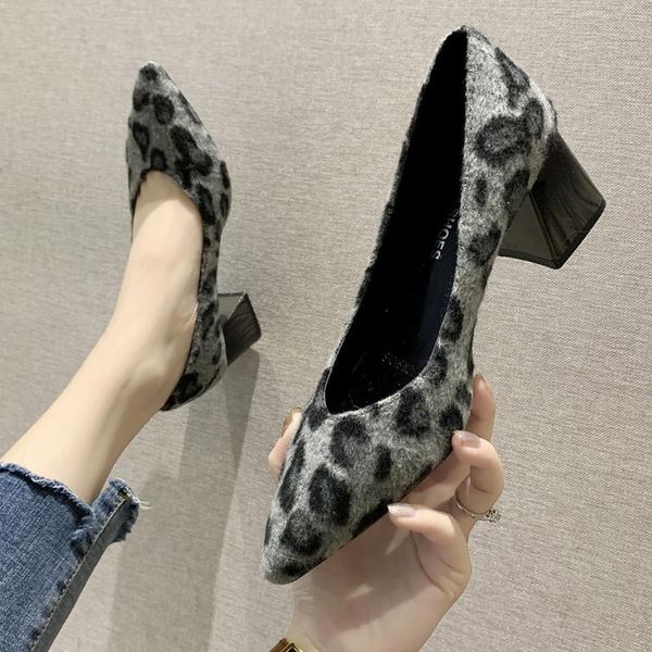 leopard пушистый плюша остроконечные скольжению на панк высокий каблук sexy surfer bare панк обувь зимы женщин вскользь ботинки высокой пятк, Black
leopard пушистый плюша остроконечные скольжению на панк высокий каблук sexy surfer bare панк обувь зимы женщин вскользь ботинки высокой пятк, Black