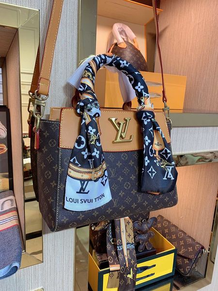 luxurys designers brand women handbags design solid color alphabet embroidery bracelet wallet leather chain bag crossbody bags 0069
luxurys designers brand women handbags design solid color alphabet embroidery bracelet wallet leather chain bag crossbody bags 0069