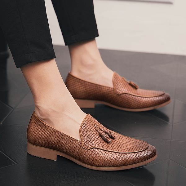 autumn oxford casual men shoes fashion tassel male loafers breathable vintage flats men shoes moccasins office loafers male, Black
autumn oxford casual men shoes fashion tassel male loafers breathable vintage flats men shoes moccasins office loafers male, Black