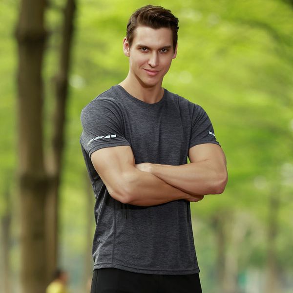 men sports casual short-sleeved shirts fitness running training t-shirt quick-drying moisture wicking comfortable shirt, Black;blue
men sports casual short-sleeved shirts fitness running training t-shirt quick-drying moisture wicking comfortable shirt, Black;blue