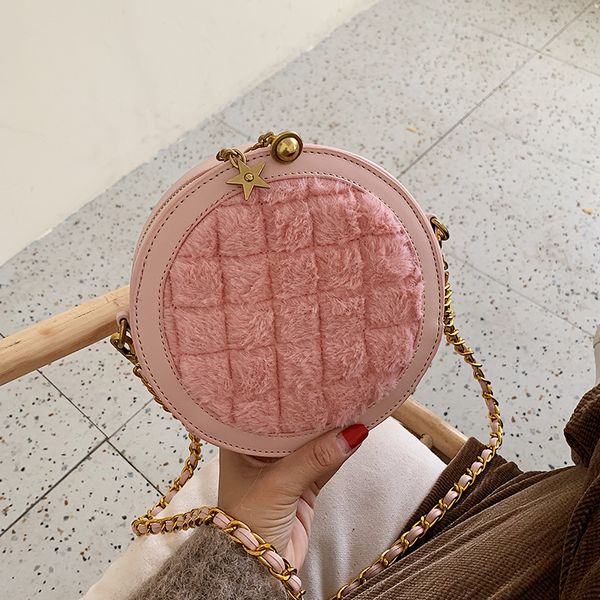2019 winter fashion new quality plush women's designer handbag lattice chain shoulder messenger bag and elegant female round bag
2019 winter fashion new quality plush women's designer handbag lattice chain shoulder messenger bag and elegant female round bag
