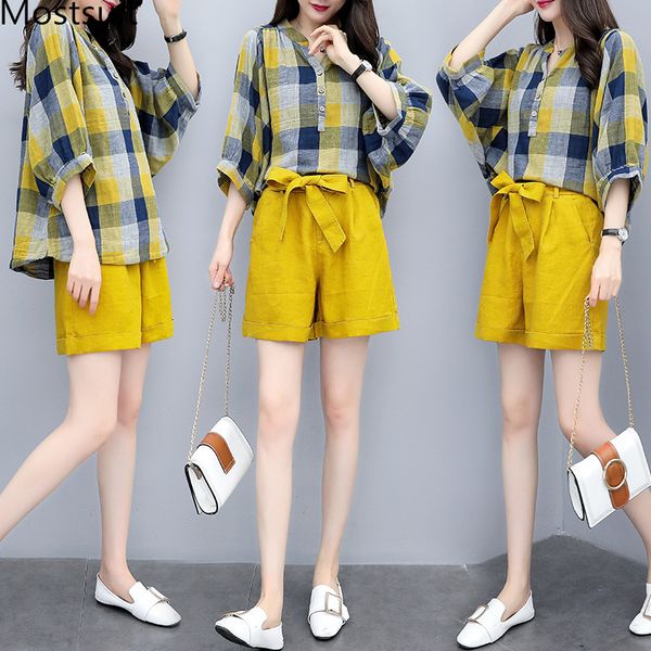 2019 summer yellow two piece sets outfits women plus size plaid shirts and wide leg shorts suits casual elegant korean sets, White
2019 summer yellow two piece sets outfits women plus size plaid shirts and wide leg shorts suits casual elegant korean sets, White