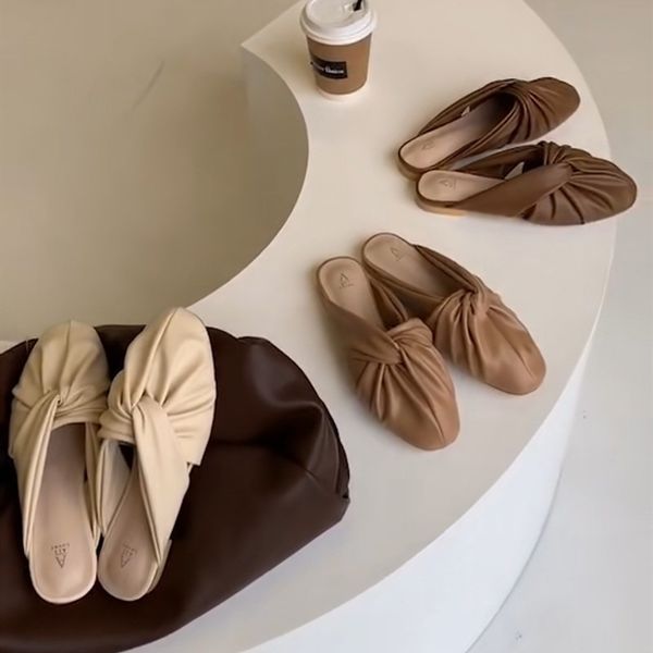 pu solid color hoof heels half slippers women 2020 spring and summer pleated sandals women's shoes neutral fashion outside shoes, Black
pu solid color hoof heels half slippers women 2020 spring and summer pleated sandals women's shoes neutral fashion outside shoes, Black