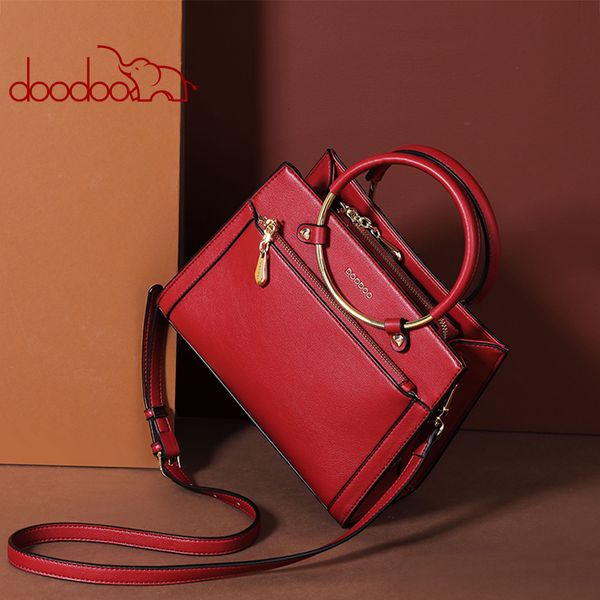 ring handbag ladies korean version of the red fashion shoulder diagonal bag simple design hardware large capacity small square bag 9688
ring handbag ladies korean version of the red fashion shoulder diagonal bag simple design hardware large capacity small square bag 9688