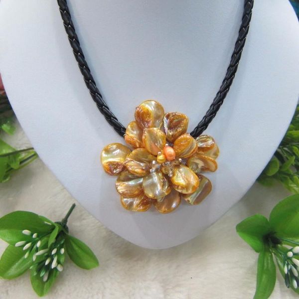 trendy freshwater pearl and sea shell flower 18" necklace wholesale fashion gift, Golden;silver
trendy freshwater pearl and sea shell flower 18" necklace wholesale fashion gift, Golden;silver