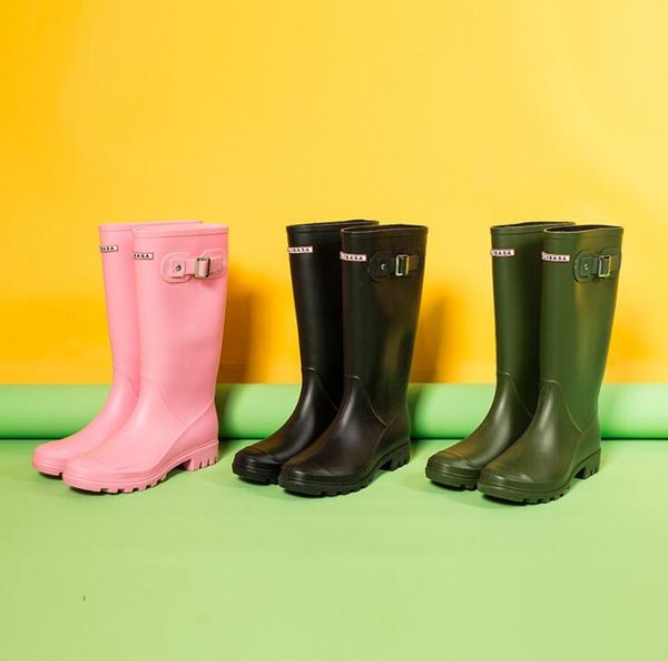 Мода Женщина Резиновой гольфы Tall дождь сапоги Водонепроницаемая Welly Сапоги резин
Мода Женщина Резиновой гольфы Tall дождь сапоги Водонепроницаемая Welly Сапоги резин