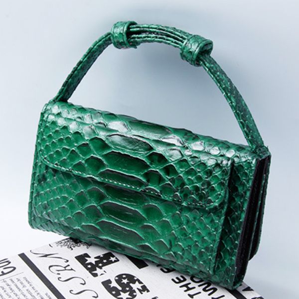 snake pattern leather shoulder bag women chain crossbody bag python leather women wallet chain clutch shoulder sac a main, Red;black
snake pattern leather shoulder bag women chain crossbody bag python leather women wallet chain clutch shoulder sac a main, Red;black