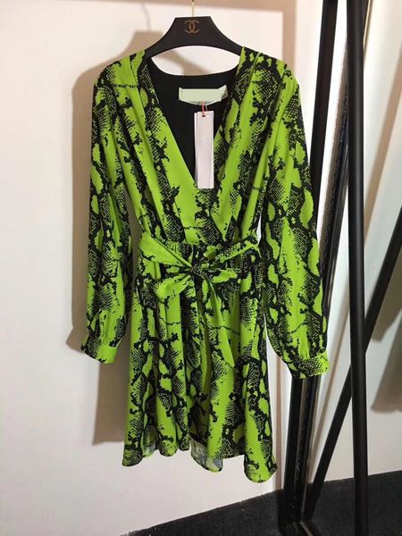 high end 2019 green python skin women dress designer deep v collar lantern long sleeves vestidos de festa 7282, Black;gray
high end 2019 green python skin women dress designer deep v collar lantern long sleeves vestidos de festa 7282, Black;gray