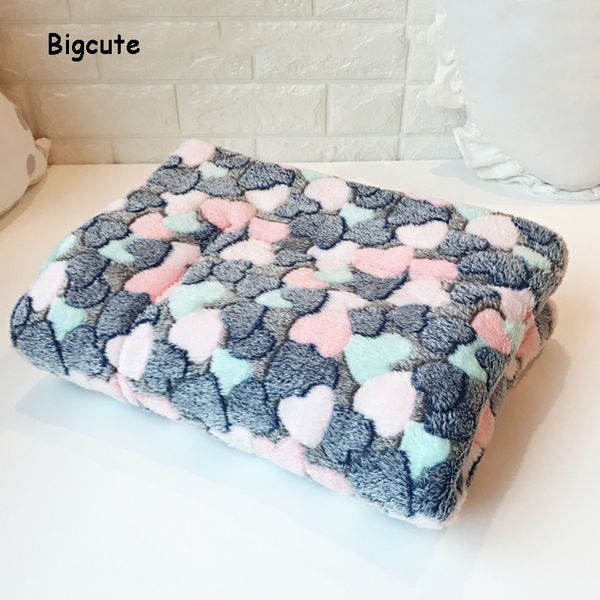 3 sizes pet dog blanket love heart printed winter warm puppy soft bed dog bed for large, medium and small dogs
3 sizes pet dog blanket love heart printed winter warm puppy soft bed dog bed for large, medium and small dogs