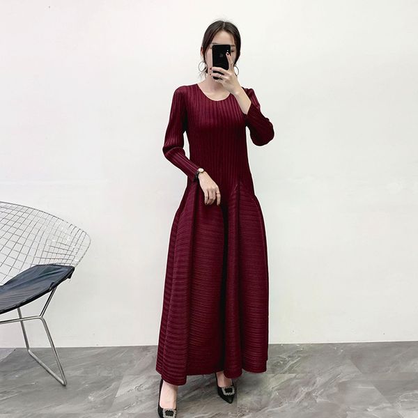 casual dresses miyake pleats please ball gown solid o-neck long-sleeves ankle-length plus size dress women fashion spring 2021, Black;gray
casual dresses miyake pleats please ball gown solid o-neck long-sleeves ankle-length plus size dress women fashion spring 2021, Black;gray