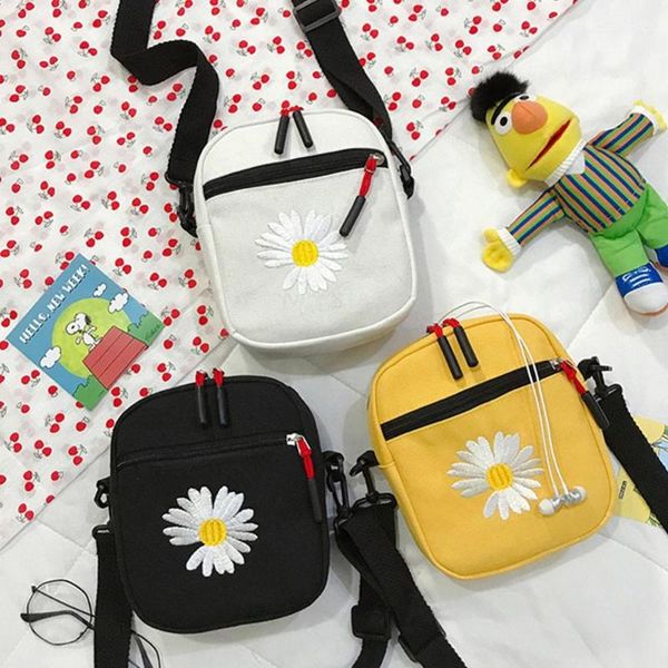 women zipper daisy canvas cell phone bags simple messenger versatile korean bag casual ladies flap shoulder bag crossbody bags
women zipper daisy canvas cell phone bags simple messenger versatile korean bag casual ladies flap shoulder bag crossbody bags