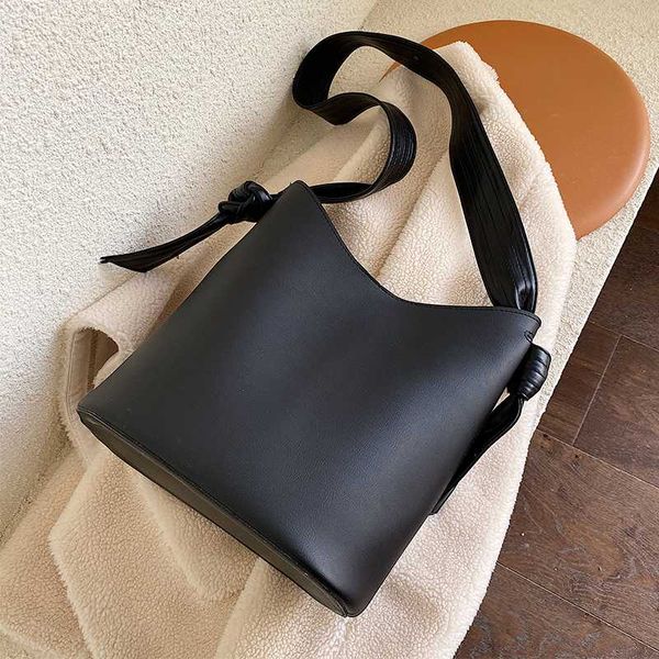 solid color bucket bags for women 2020 luxury handbags women bags designer 2pcs composite female shoulder crossbody
solid color bucket bags for women 2020 luxury handbags women bags designer 2pcs composite female shoulder crossbody