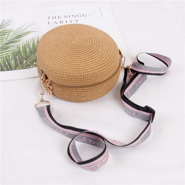 2020 new round straw shoulder bag woven shoulder bag small beach handbags women summer hollow handmade messenger crossbody bags
2020 new round straw shoulder bag woven shoulder bag small beach handbags women summer hollow handmade messenger crossbody bags