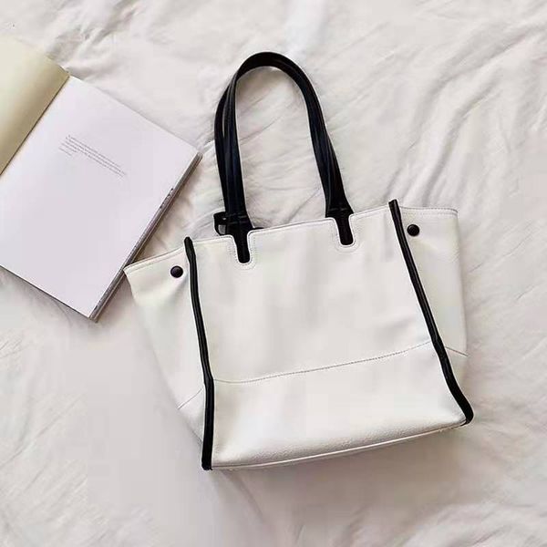 mj women shoulder bags pu leather large capacity tote bag luxury handbags designer women trapeze bags ladies simple shopping bag
mj women shoulder bags pu leather large capacity tote bag luxury handbags designer women trapeze bags ladies simple shopping bag