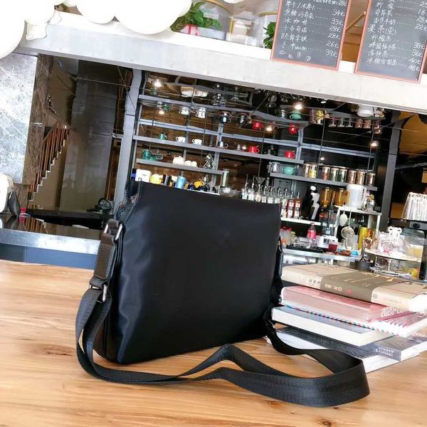 the new spring and summer 2020 men messenger bag fashion one shoulder inclined bag, canvas bag
the new spring and summer 2020 men messenger bag fashion one shoulder inclined bag, canvas bag