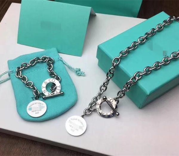 brand designs luxury necklace c round circle coin pendant necklace for women elegant clavicle bracelet wedding jewelry gift tt, Silver 
brand designs luxury necklace c round circle coin pendant necklace for women elegant clavicle bracelet wedding jewelry gift tt, Silver