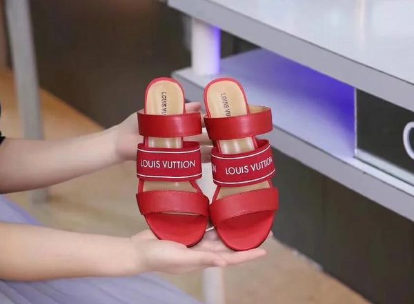 2020 fashion luxury women slippers sandals ladies beach slipper tide male rivet stud slippers non-slip leather mens casual spikes shoes, Black
2020 fashion luxury women slippers sandals ladies beach slipper tide male rivet stud slippers non-slip leather mens casual spikes shoes, Black