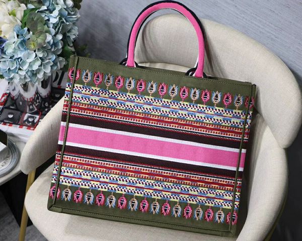 classic europ style shopping mesh bag luxury pattern women's bag women canvas bag hand embroidered pattern mesh case
classic europ style shopping mesh bag luxury pattern women's bag women canvas bag hand embroidered pattern mesh case