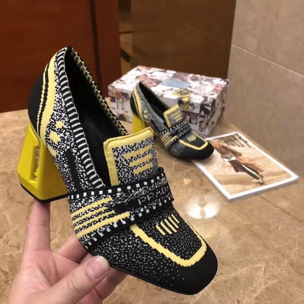 2019 Designer Women Colorful Heel Sandals Top Quality T-strap High-heeled Pumps Ladies Patent Leather Dress Single Shoes fashion luxury des
2019 Designer Women Colorful Heel Sandals Top Quality T-strap High-heeled Pumps Ladies Patent Leather Dress Single Shoes fashion luxury des
