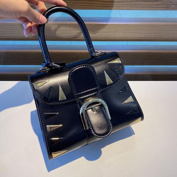 new women's shoulder bag 7a high-end custom quality diagonal handbag fashion style style silver metal accessories
new women's shoulder bag 7a high-end custom quality diagonal handbag fashion style style silver metal accessories