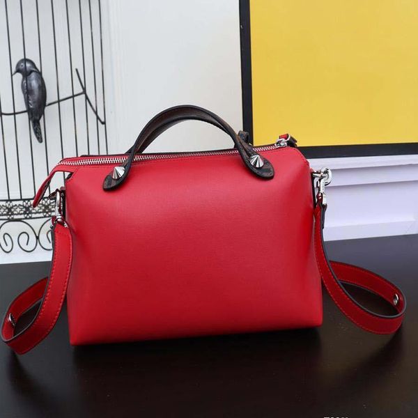 new fashion luxury designer woman handbag cross body bags shoulder genuine leather tote purse bags double mezzanine boston bag
new fashion luxury designer woman handbag cross body bags shoulder genuine leather tote purse bags double mezzanine boston bag